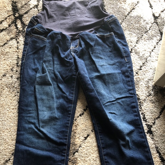 Old Navy Pants - Old Navy Maternity Crop Jeans Old Navy Pants - Old Navy Maternity Crop Jeans